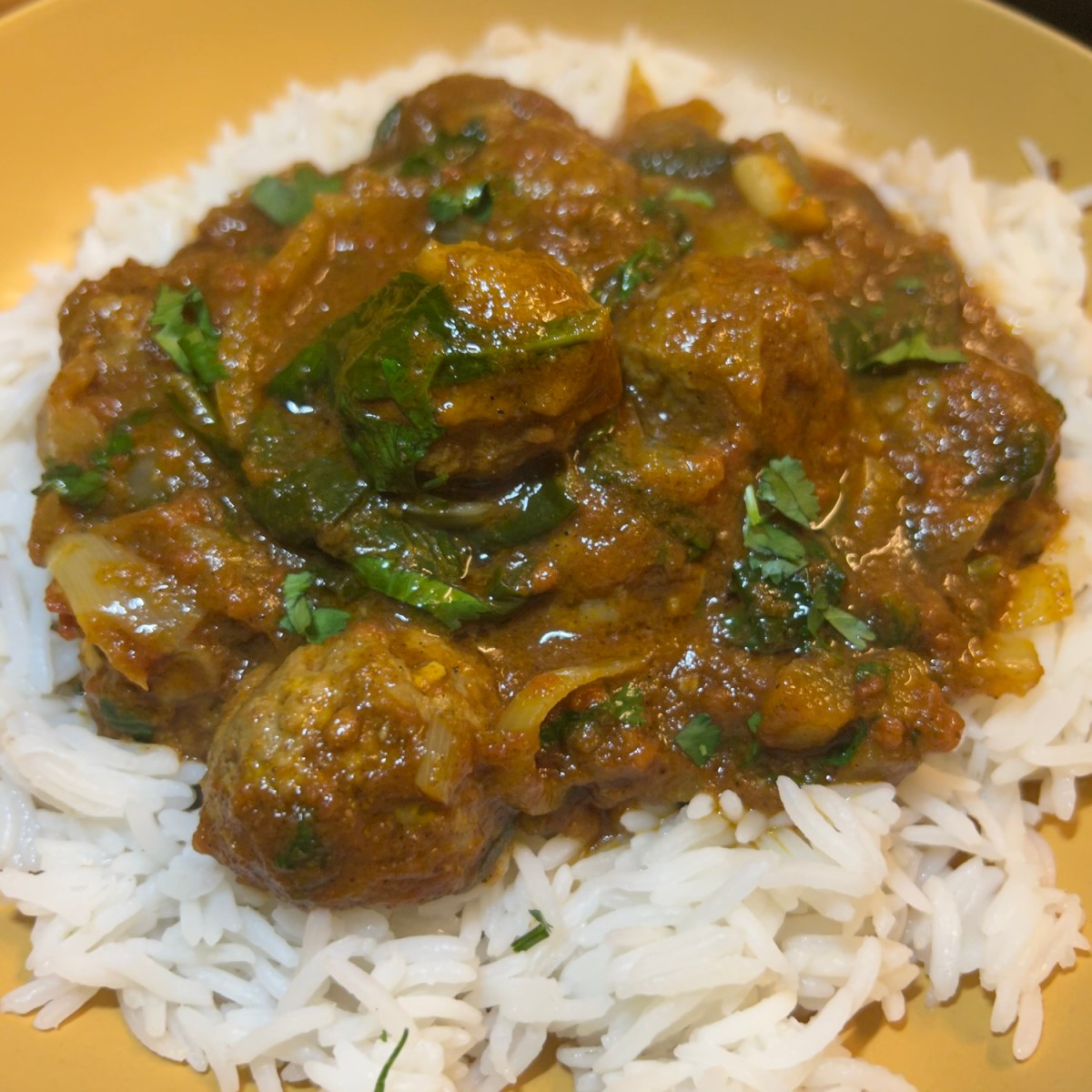 Spinach meatball curry
